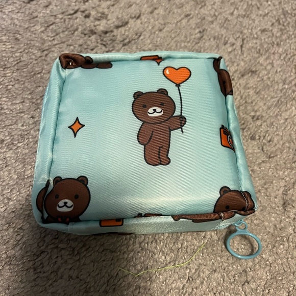Bears small zip makeup bag - Picture 2 of 3